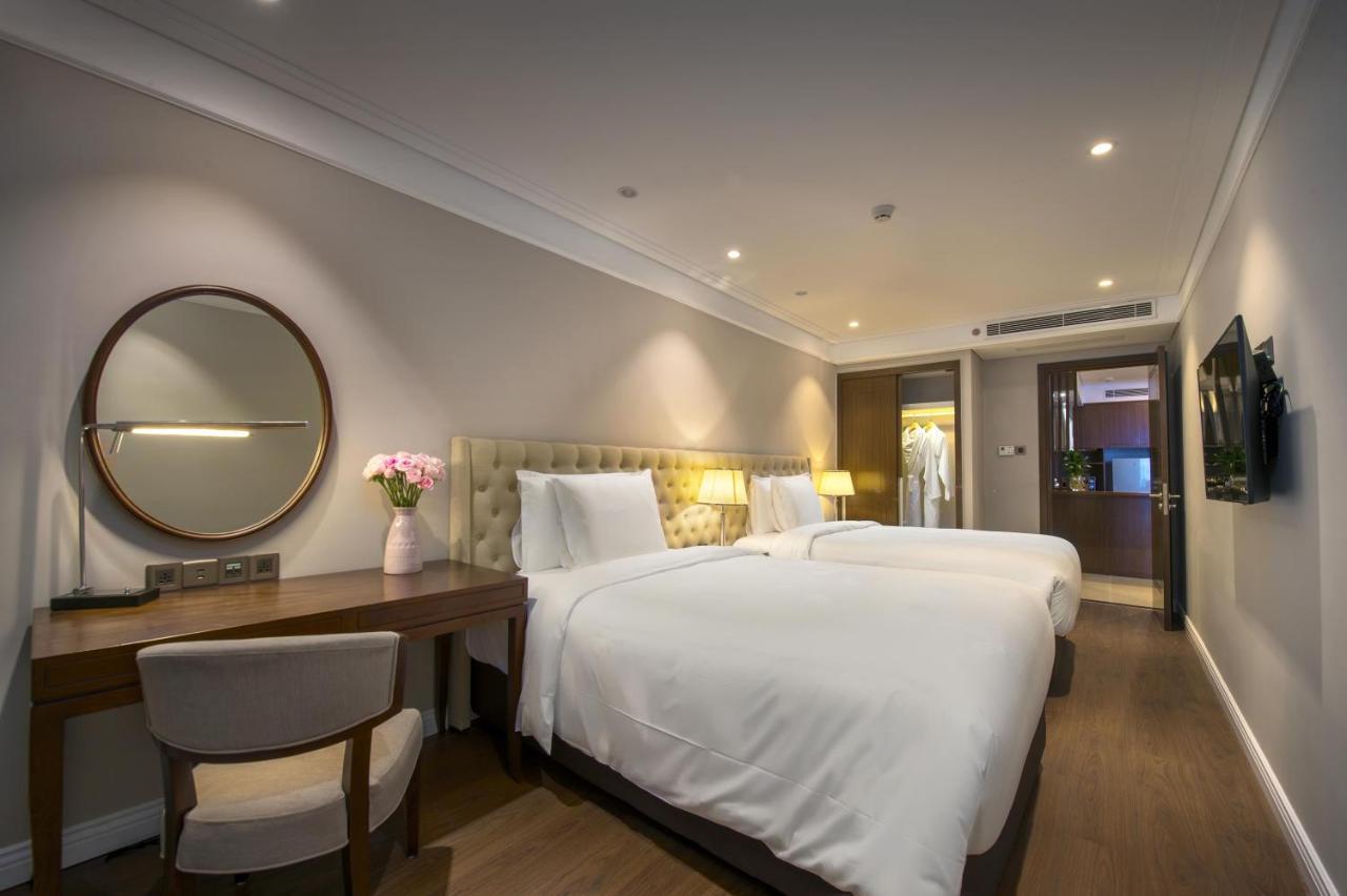 Luxury Apartment - Rooftop Swimming Pool - Beach Front - Hinata Apartment Danang Exterior photo