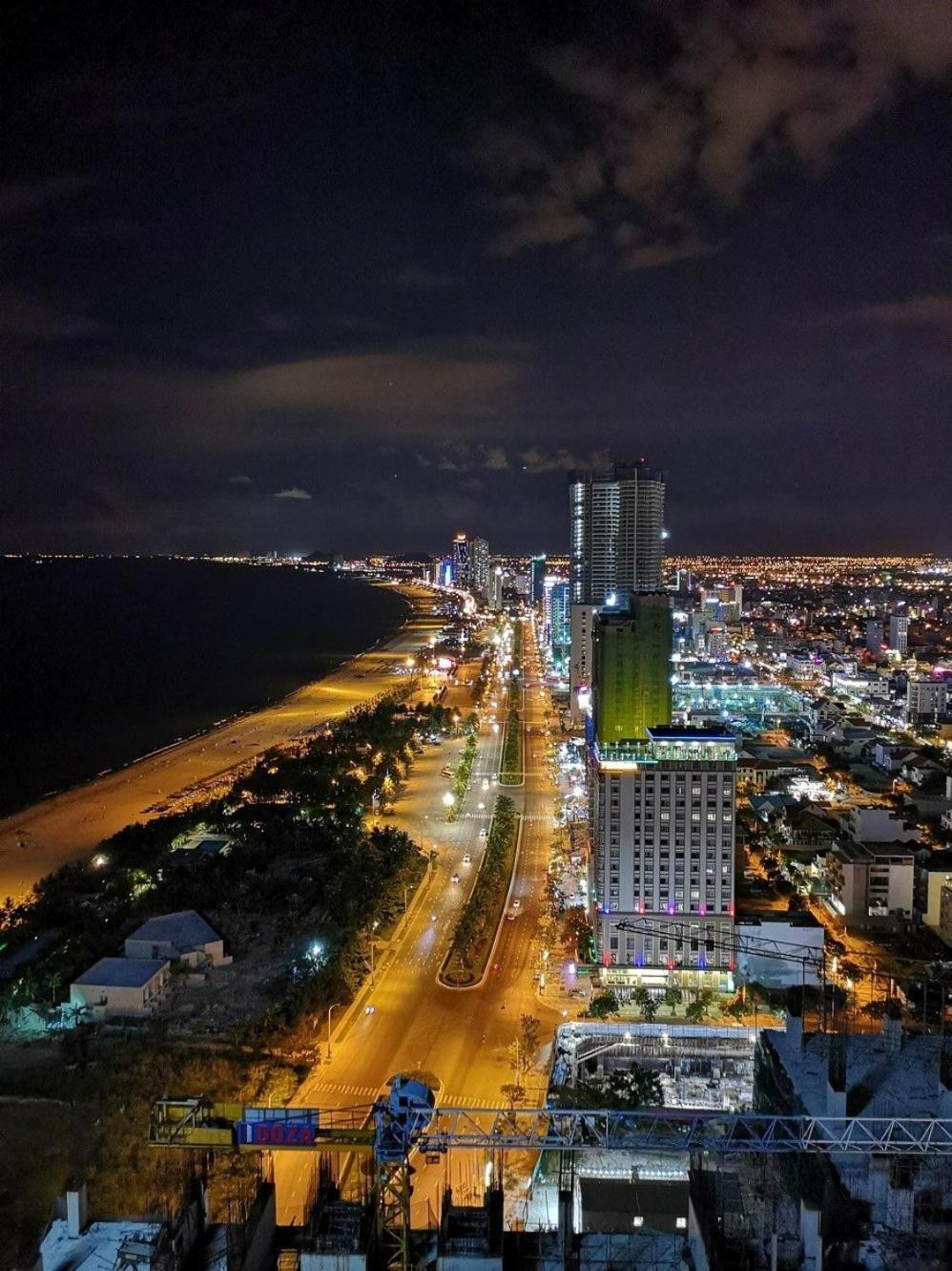 Luxury Apartment - Rooftop Swimming Pool - Beach Front - Hinata Apartment Danang Exterior photo