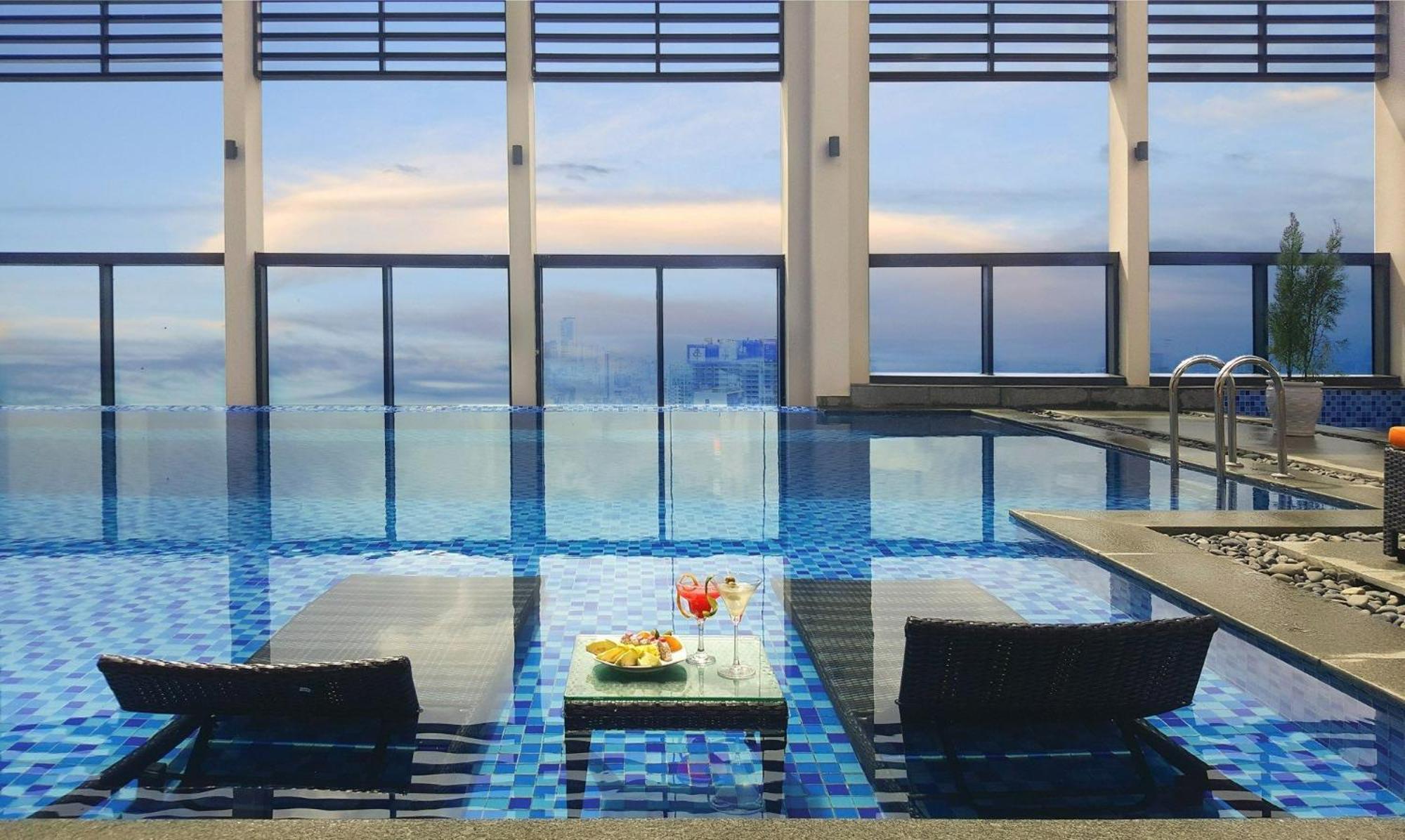 Luxury Apartment - Rooftop Swimming Pool - Beach Front - Hinata Apartment Danang Exterior photo