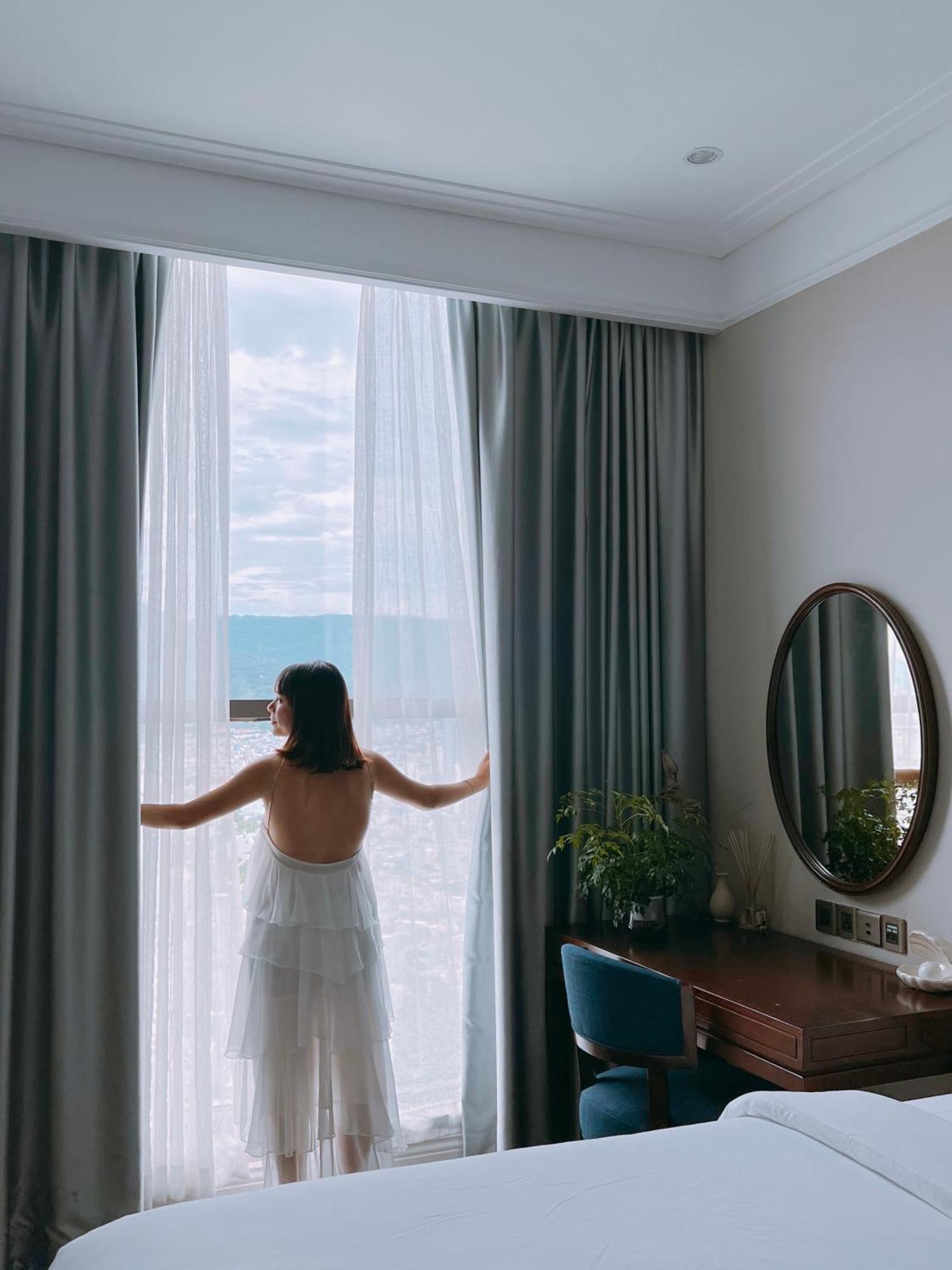 Luxury Apartment - Rooftop Swimming Pool - Beach Front - Hinata Apartment Danang Exterior photo